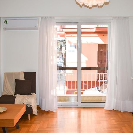 Spacious Modern Apartment In Pagkrati Athens Exterior photo