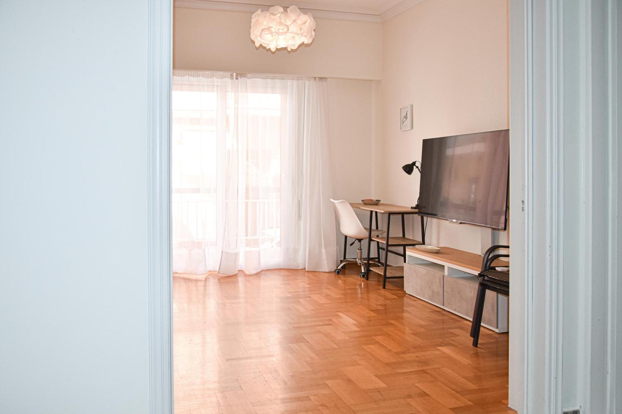 Spacious Modern Apartment In Pagkrati Athens Exterior photo