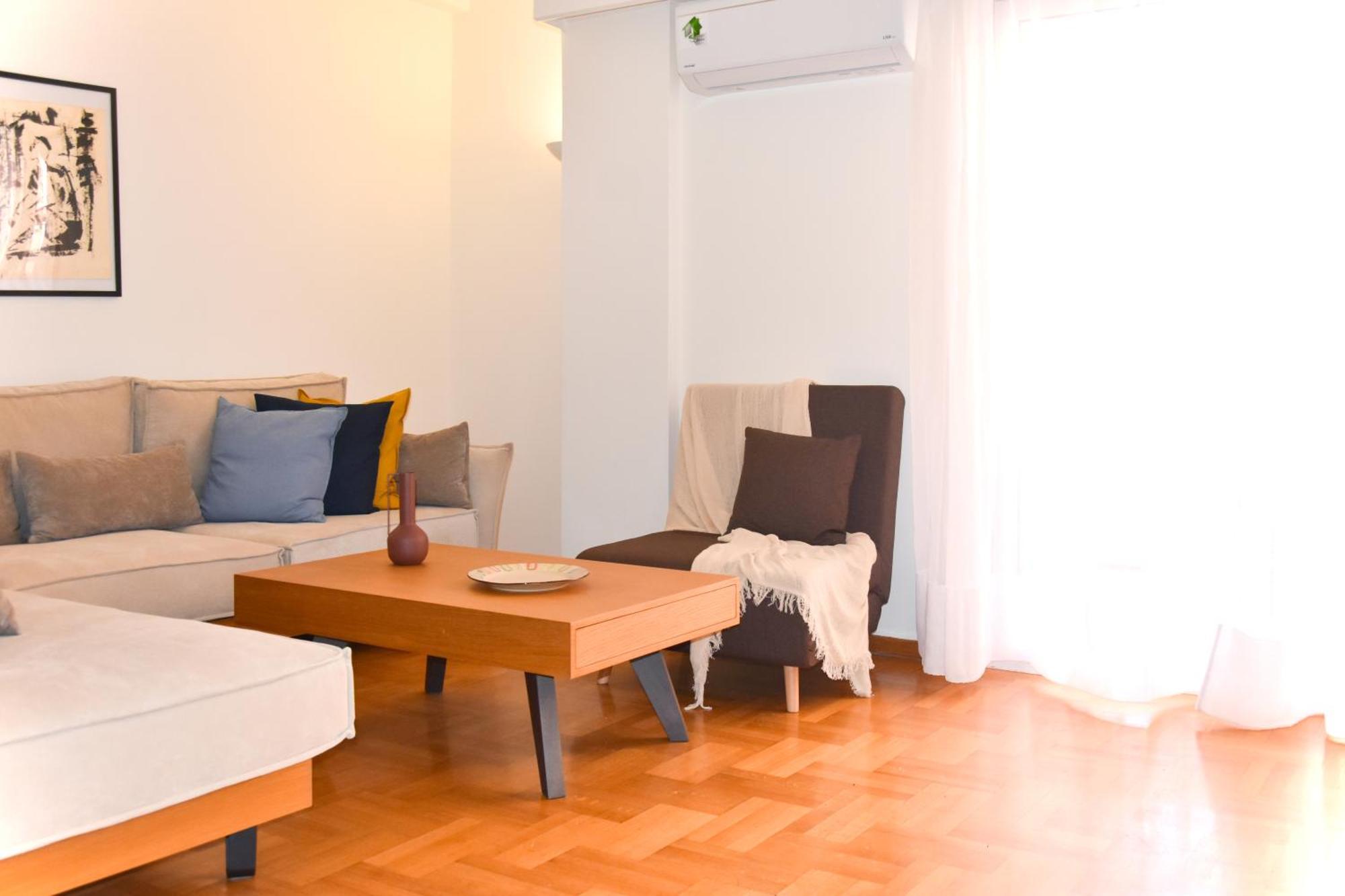 Spacious Modern Apartment In Pagkrati Athens Exterior photo